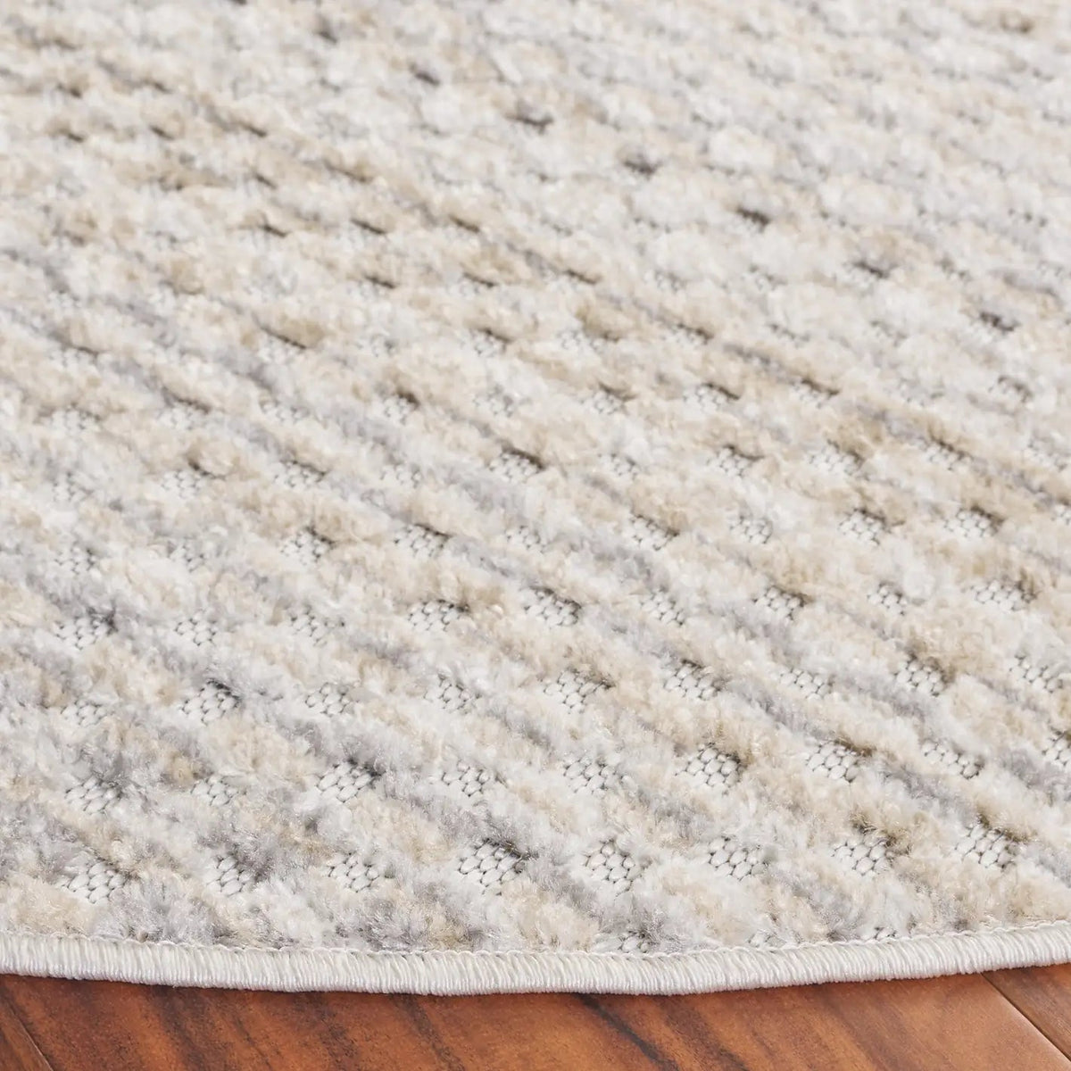 Safavieh Stella 6'-7" x 6'-7" Rug in Beige / Grey