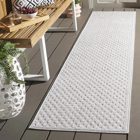 Safavieh Stella 2'-0" x 8'-0" Rug in Ivory