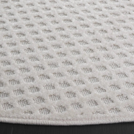 Safavieh Stella 6'-7" x 6'-7" Rug in Ivory