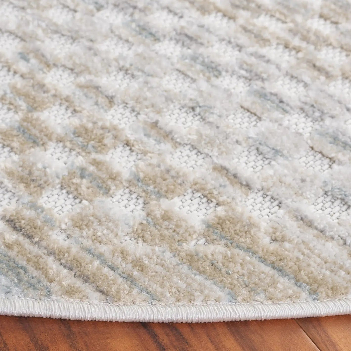 Safavieh Stella 6'-7" x 6'-7" Rug in Beige / Blue
