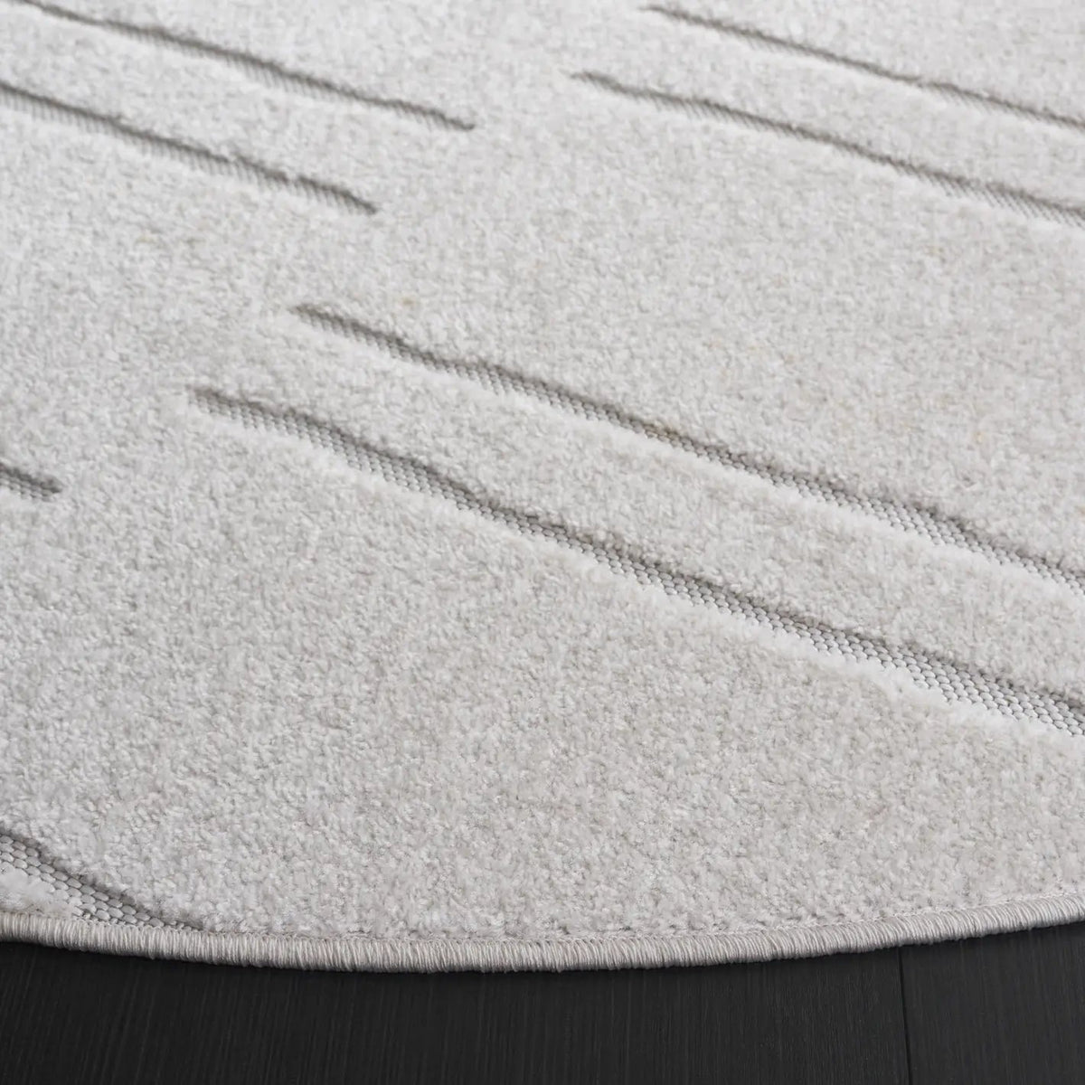 Safavieh Stella 6'-7" x 6'-7" Rug in Ivory