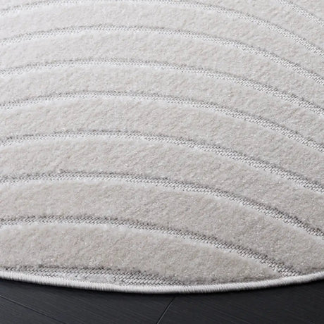 Safavieh Stella 6'-7" x 6'-7" Rug in Ivory