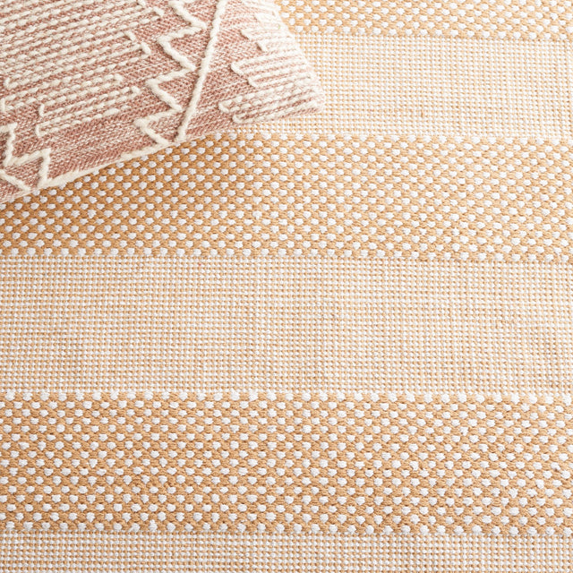Safavieh Striped Kilim Stk802D Ivory/Gold Rug.