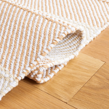 Safavieh Striped Kilim Stk803B Beige/Gold Rug.