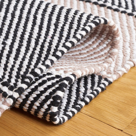 Safavieh Striped Kilim Stk803Z Ivory/Black Rug.