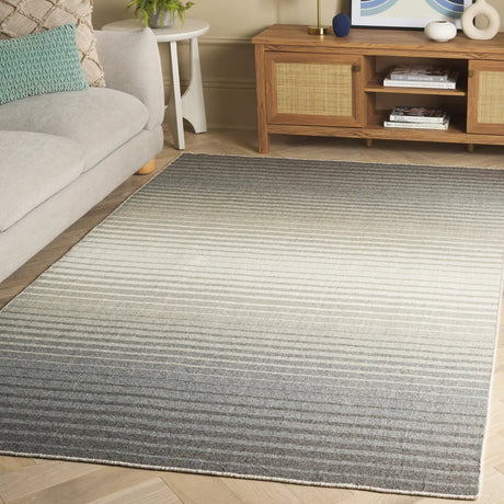 Safavieh Striped Kilim 4'-0" x 6'-0" Rug in Grey / Ivory