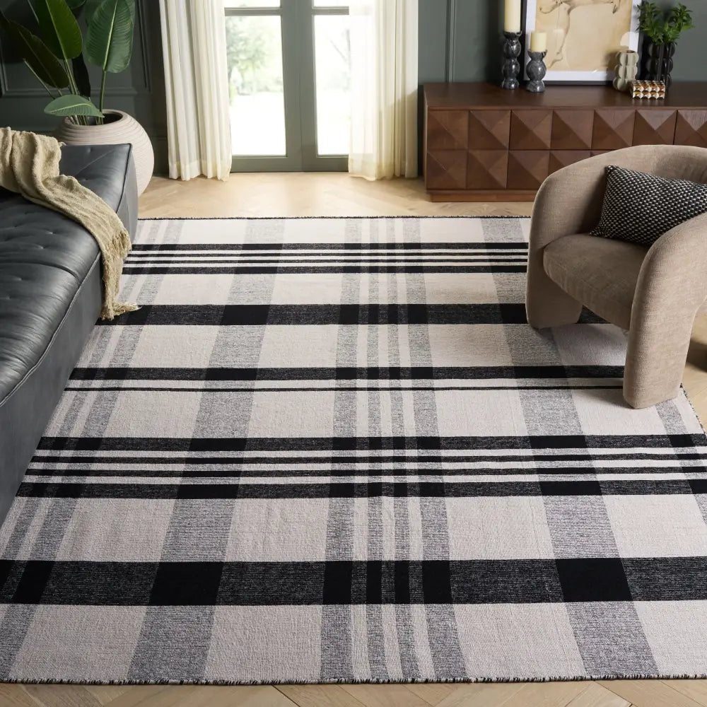 Safavieh Striped Kilim 8'-0" x 10'-0" Rug in Black / Light Blush