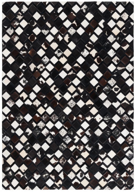 Safavieh Studio Leather 4'-0" x 6'-0" Rug in Black / Ivory