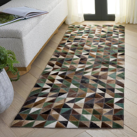 Safavieh Studio Leather 2'-3" x 7'-0" Rug in Green / Light Brown