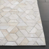 Safavieh Studio Leather 4'-0" x 6'-0" Rug in Ivory / Silver
