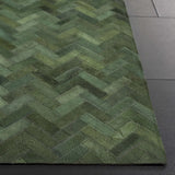 Safavieh Studio Leather 4'-0" x 6'-0" Rug in Green