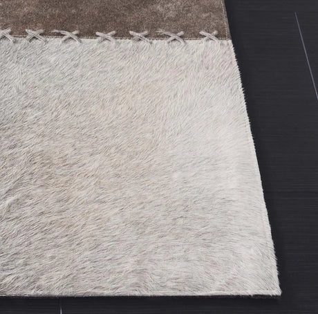 Safavieh Studio Leather 5'-0" x 8'-0" Rug in Grey