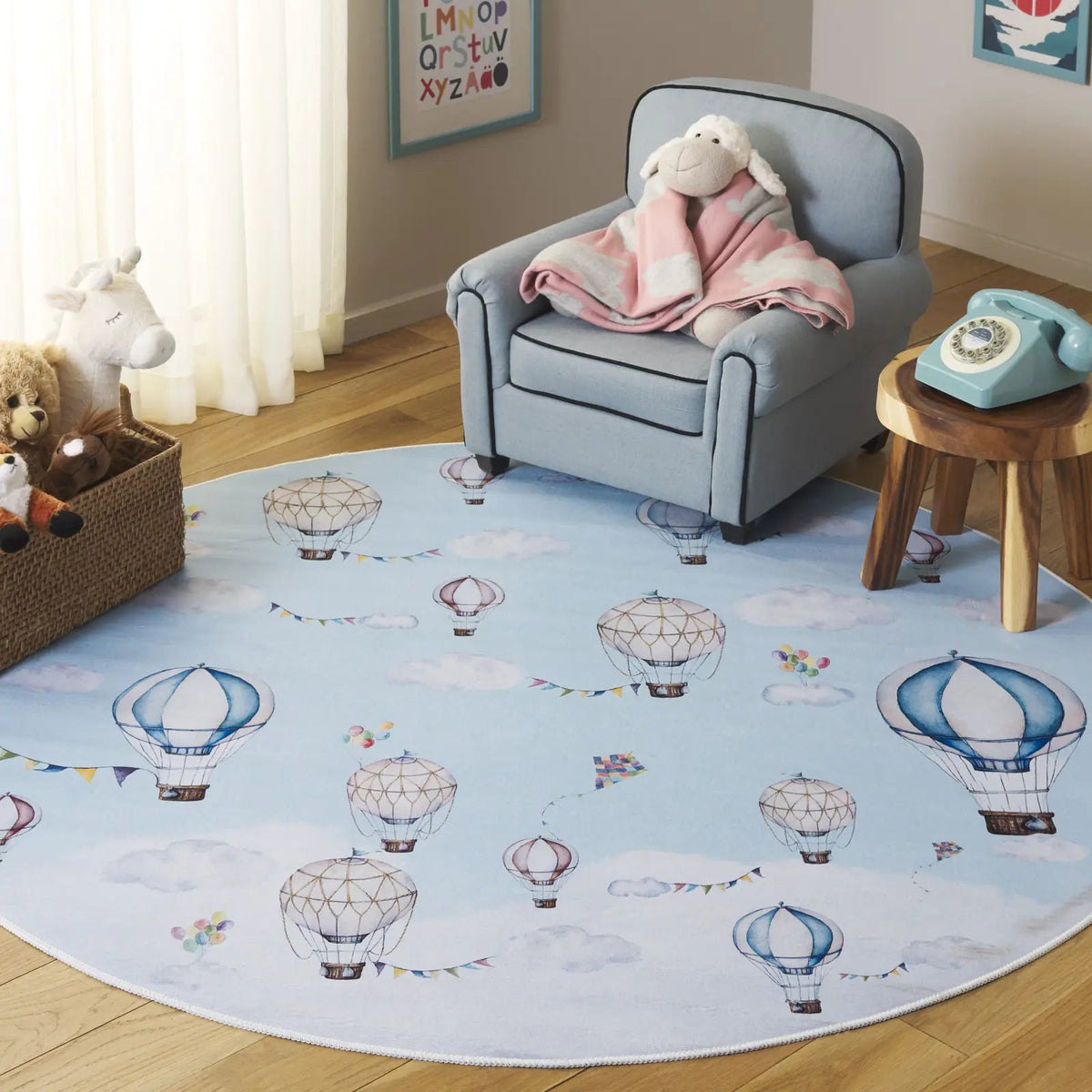 Safavieh Tacoma Kids 100 5'-0" x 5'-0" Rug in Ivory / Blue