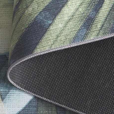 Safavieh Tacoma 4'-0" x 6'-0" Rug in Green