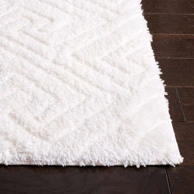 Safavieh Tahoe Shag Tho652A White Rug.