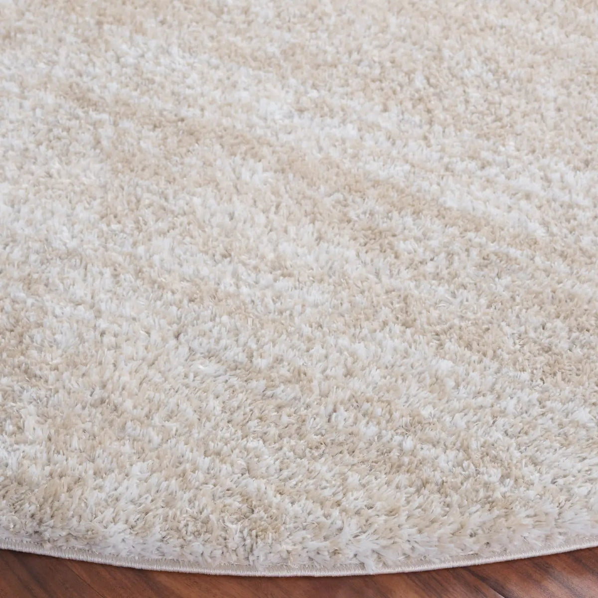 Safavieh Tahoe Shag 6'-7" x 6'-7" Rug in Ivory / Gold