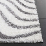 Safavieh Tahoe Shag 4'-0" x 6'-0" Rug in Ivory / Grey