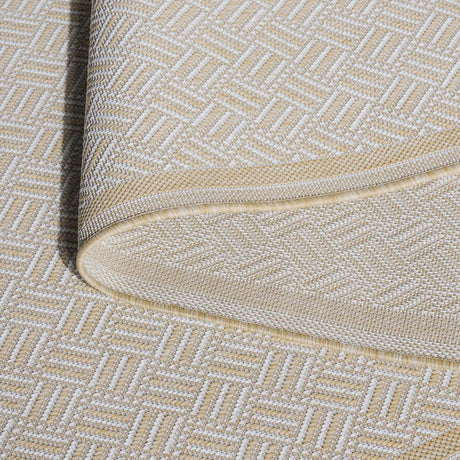 Safavieh Terrace 800 4'-0" x 6'-0" Rug in Beige / Ivory