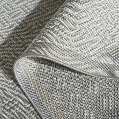 Safavieh Terrace 800 4'-0" x 6'-0" Rug in Grey / Ivory