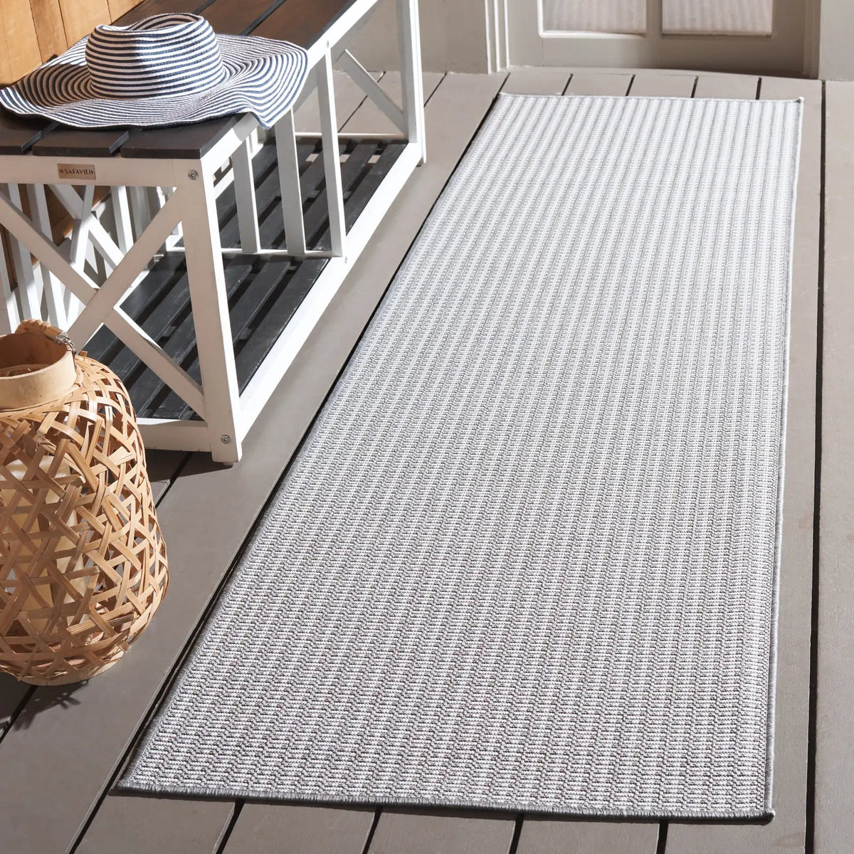 Safavieh Terrace 800 2'-3" x 8'-0" Rug in Grey / Ivory