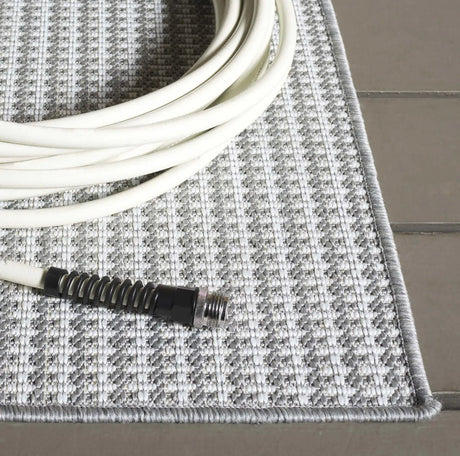 Safavieh Terrace 800 4'-0" x 6'-0" Rug in Grey / Ivory