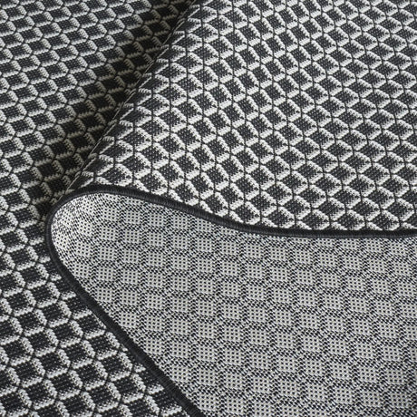 Safavieh Terrace 800 4'-0" x 6'-0" Rug in Black / White
