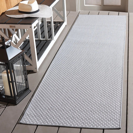 Safavieh Terrace 800 2'-3" x 8'-0" Rug in Grey / Ivory