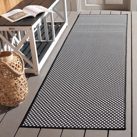 Safavieh Terrace 800 2'-3" x 8'-0" Rug in Black / White