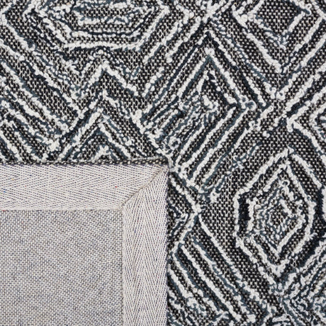 Safavieh Textual Txt201Z Black/Ivory Rug.