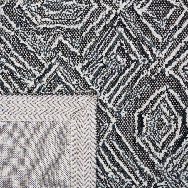 Safavieh Textual Txt201Z Black/Ivory Rug.