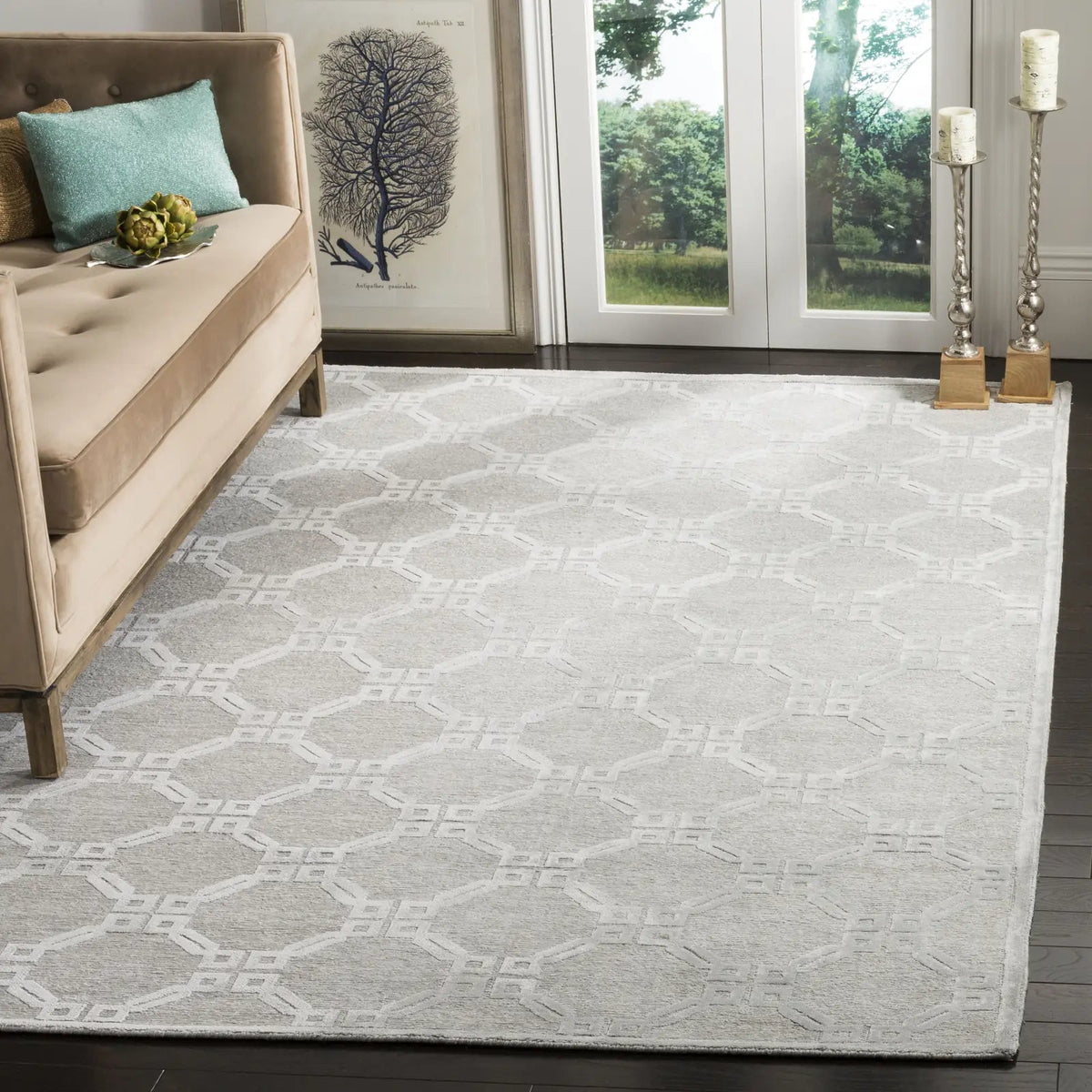 Safavieh Tibetan 6'-0" x 9'-0" Rug in Silver / Silver