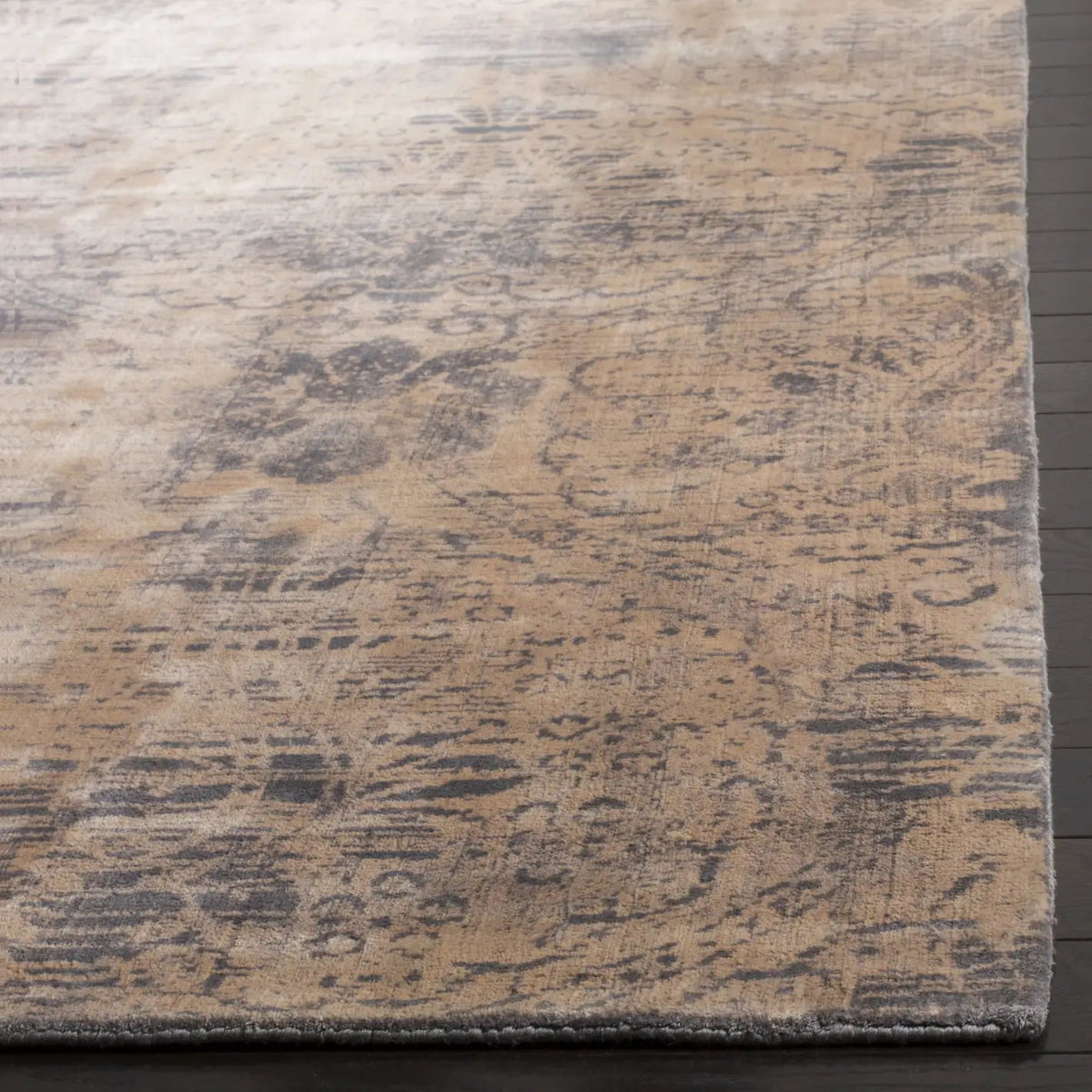 Safavieh Tibetan 6'-0" x 9'-0" Rug in Grey