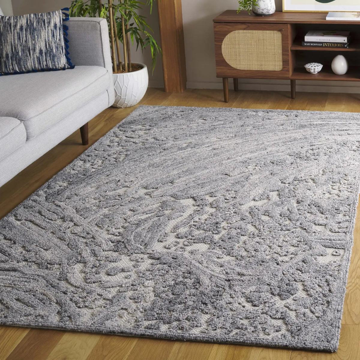 Safavieh Trace 4'-0" x 6'-0" Rug in Grey / Ivory