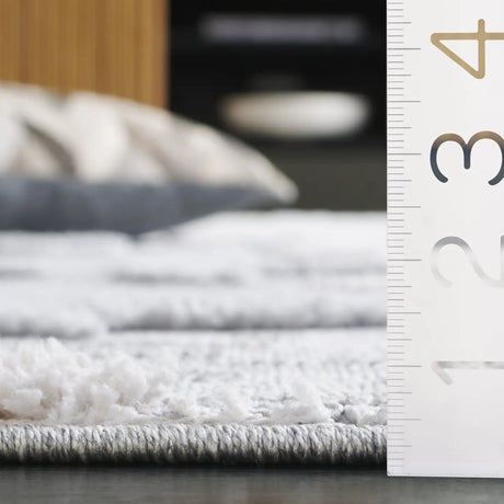 Safavieh Trends 4'-0" x 6'-0" Rug in Ivory / Grey