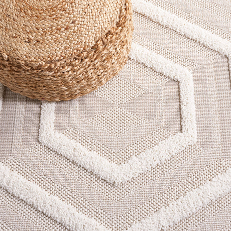 Safavieh Trends Trd114B Beige/Ivory Rug.