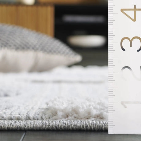 Safavieh Trends 4'-0" x 6'-0" Rug in Ivory / Grey
