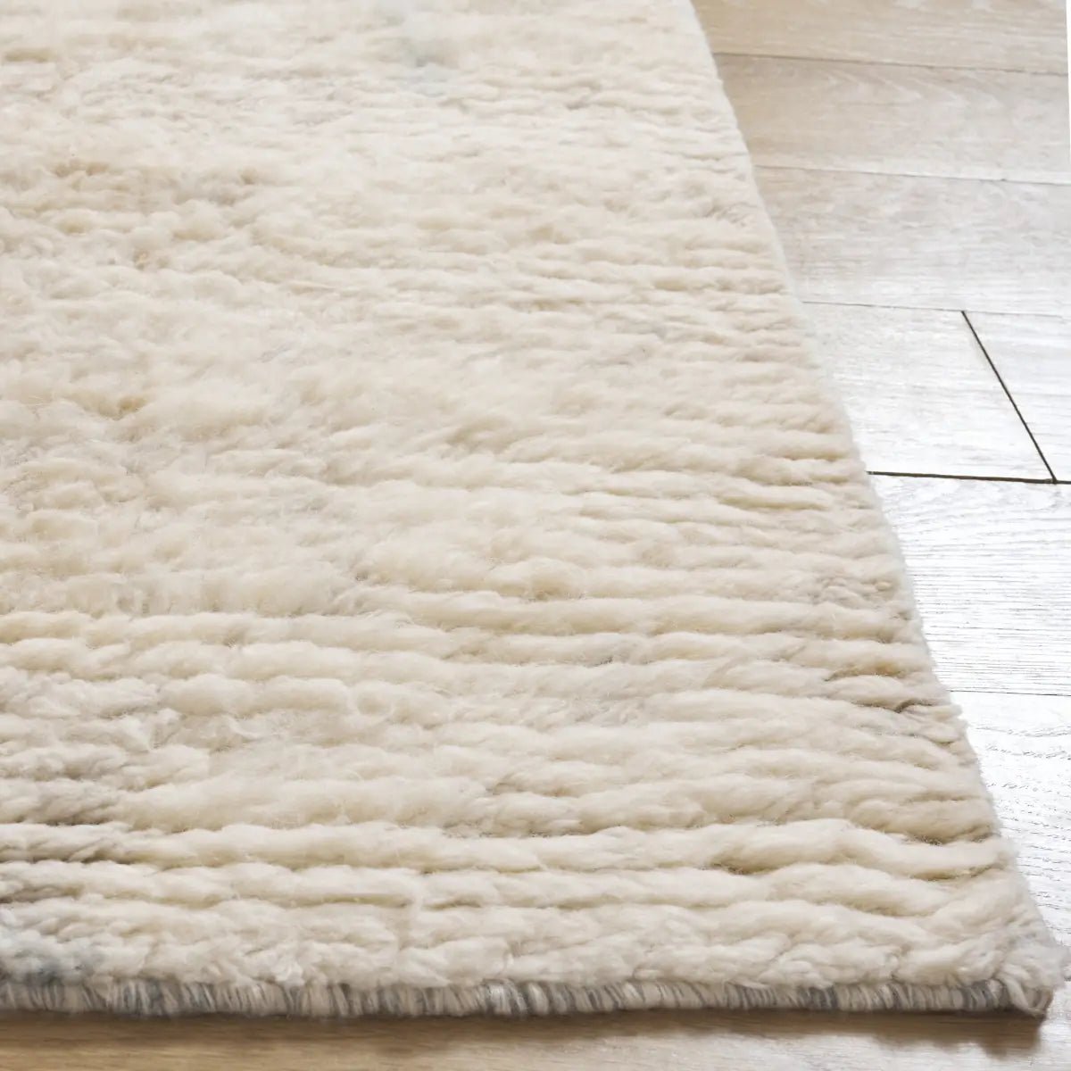 Safavieh Tribeca 6'-0" x 9'-0" Rug in Light Blue / Beige
