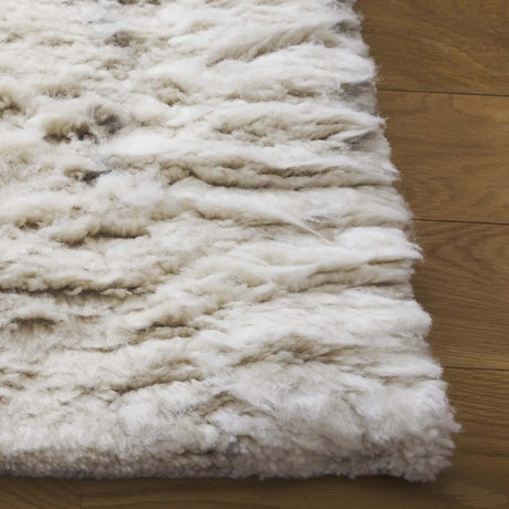 Safavieh Tribeca 6'-0" x 9'-0" Rug in Grey / Beige