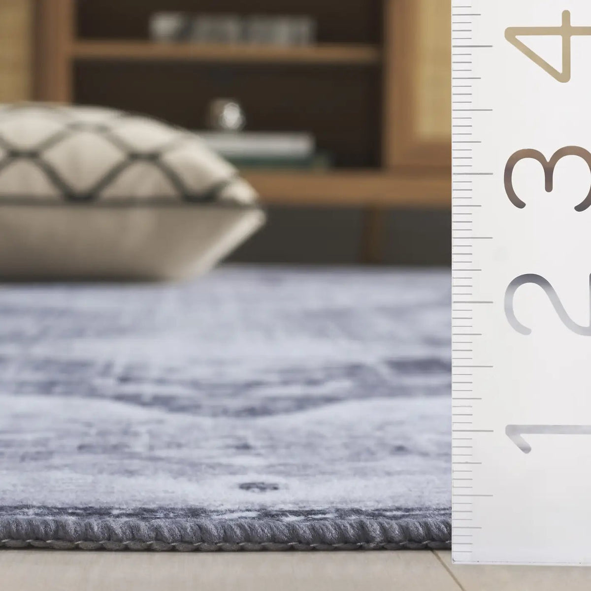 Safavieh Tucson 4'-0" x 6'-0" Rug in Dark Grey / Light Grey