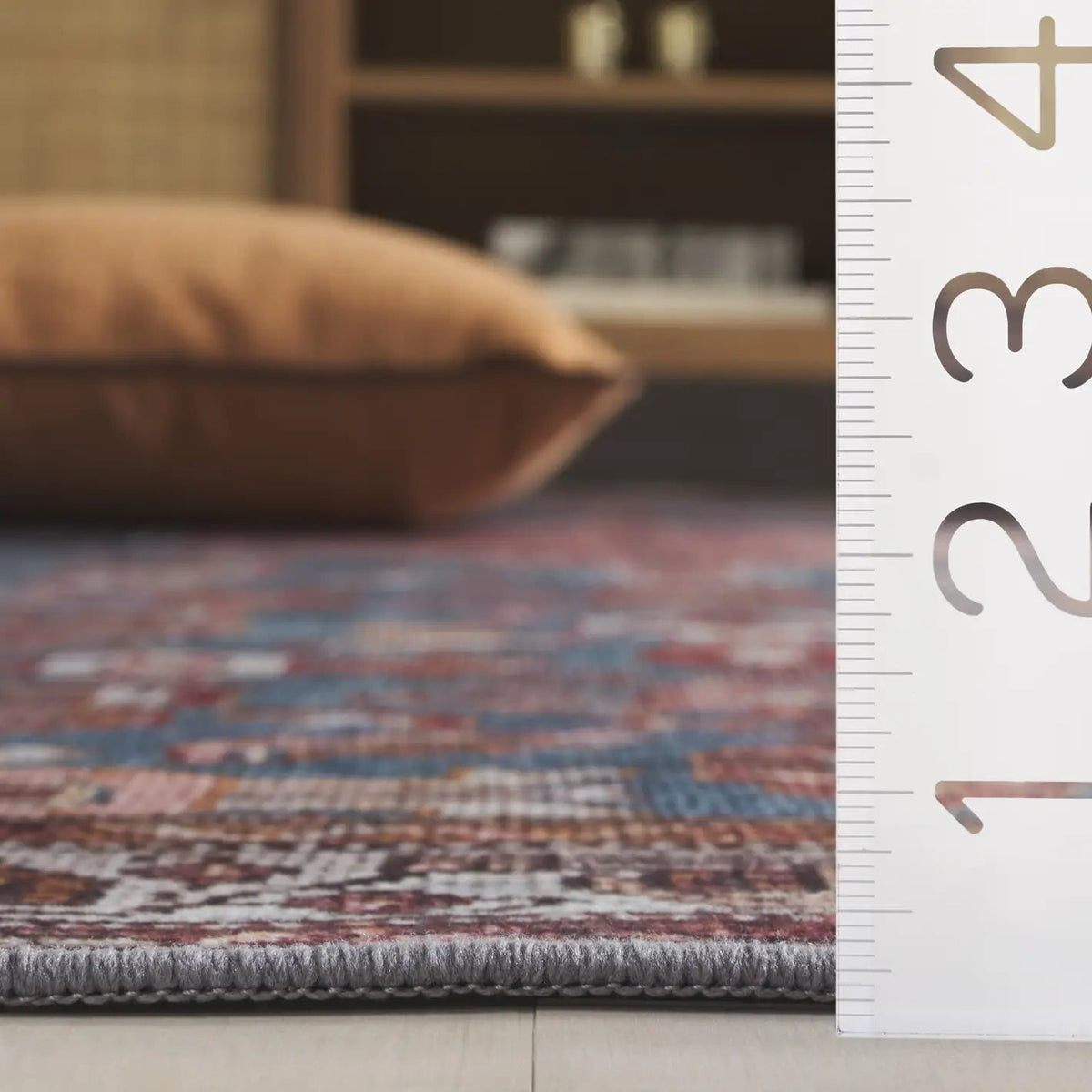 Safavieh Tucson 4'-0" x 6'-0" Rug in Blue / Rust