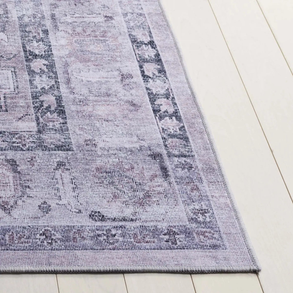 Safavieh Tucson 4'-0" x 6'-0" Rug in Grey / Light Fuchsia