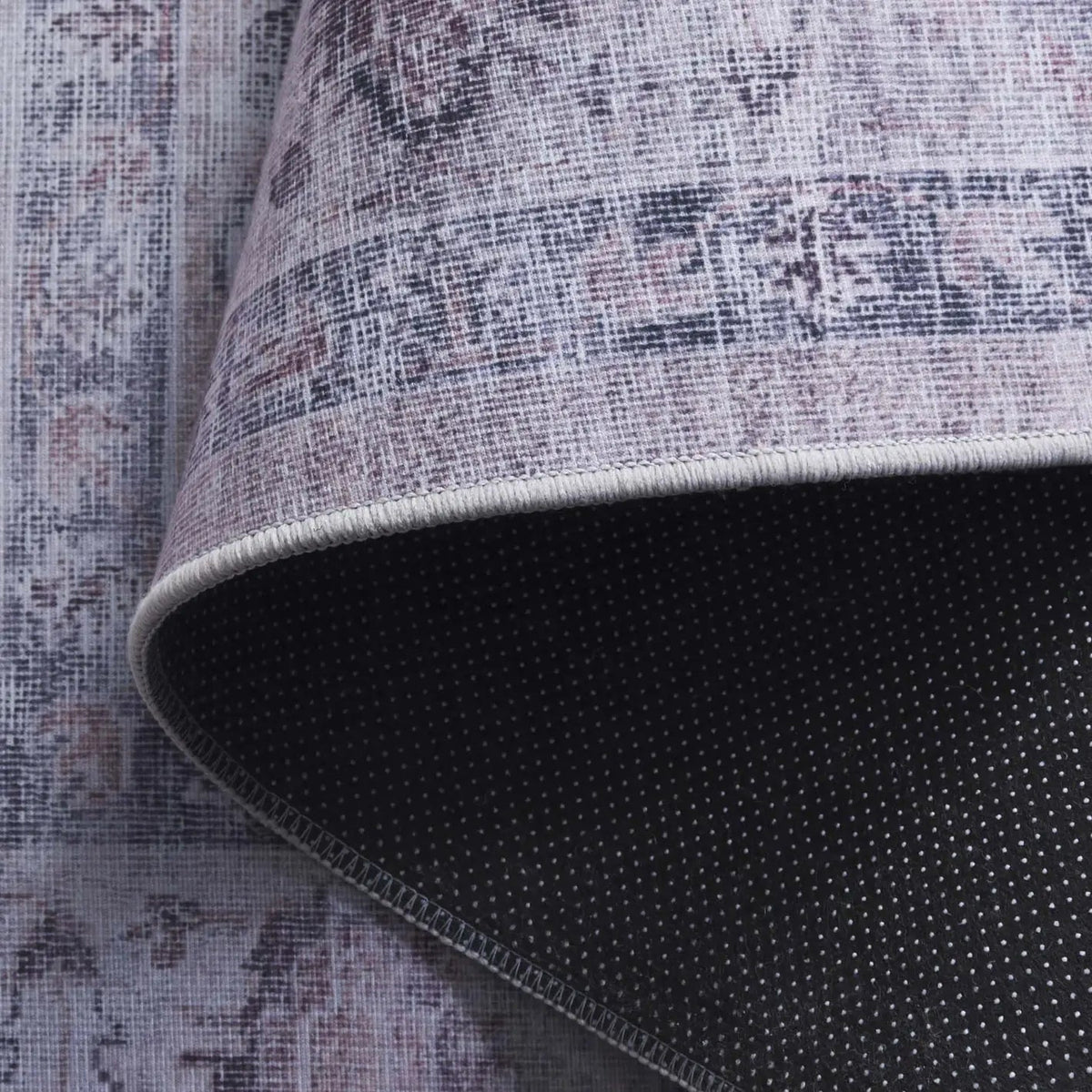 Safavieh Tucson 4'-0" x 6'-0" Rug in Grey / Light Fuchsia