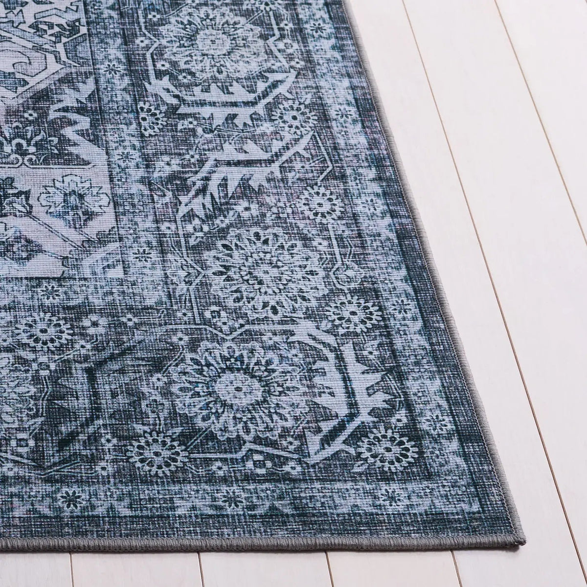 Safavieh Tucson 4'-0" x 6'-0" Rug in Grey / Grey