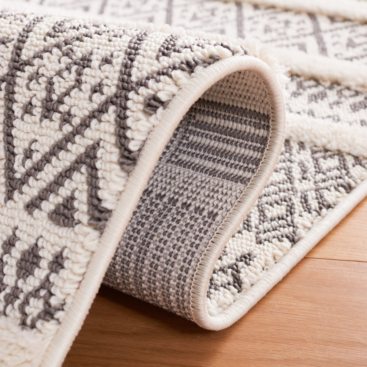 Safavieh Urban Urb204F Grey/Ivory Rug.