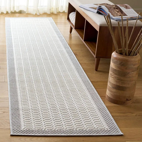 Safavieh Veranda 2'-2" x 9'-0" Rug in Ivory / Grey