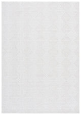 Safavieh Veranda 5'-3" x 7'-6" Rug in Ivory / White
