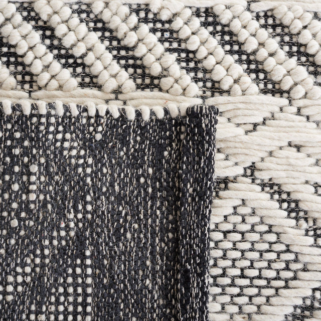 Safavieh Vermont Vrm157Z Ivory/Black Rug.