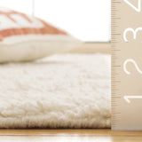 Safavieh Vermont 4'-0" x 6'-0" Rug in Ivory