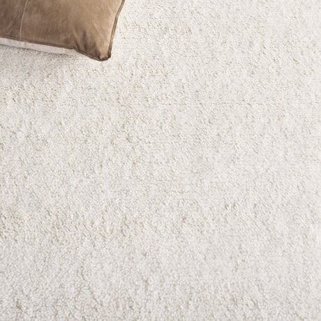 Safavieh Vermont Vrm210A Ivory Rug.