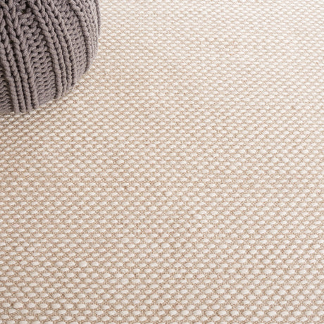 Safavieh Vermont Vrm650A Ivory Rug.